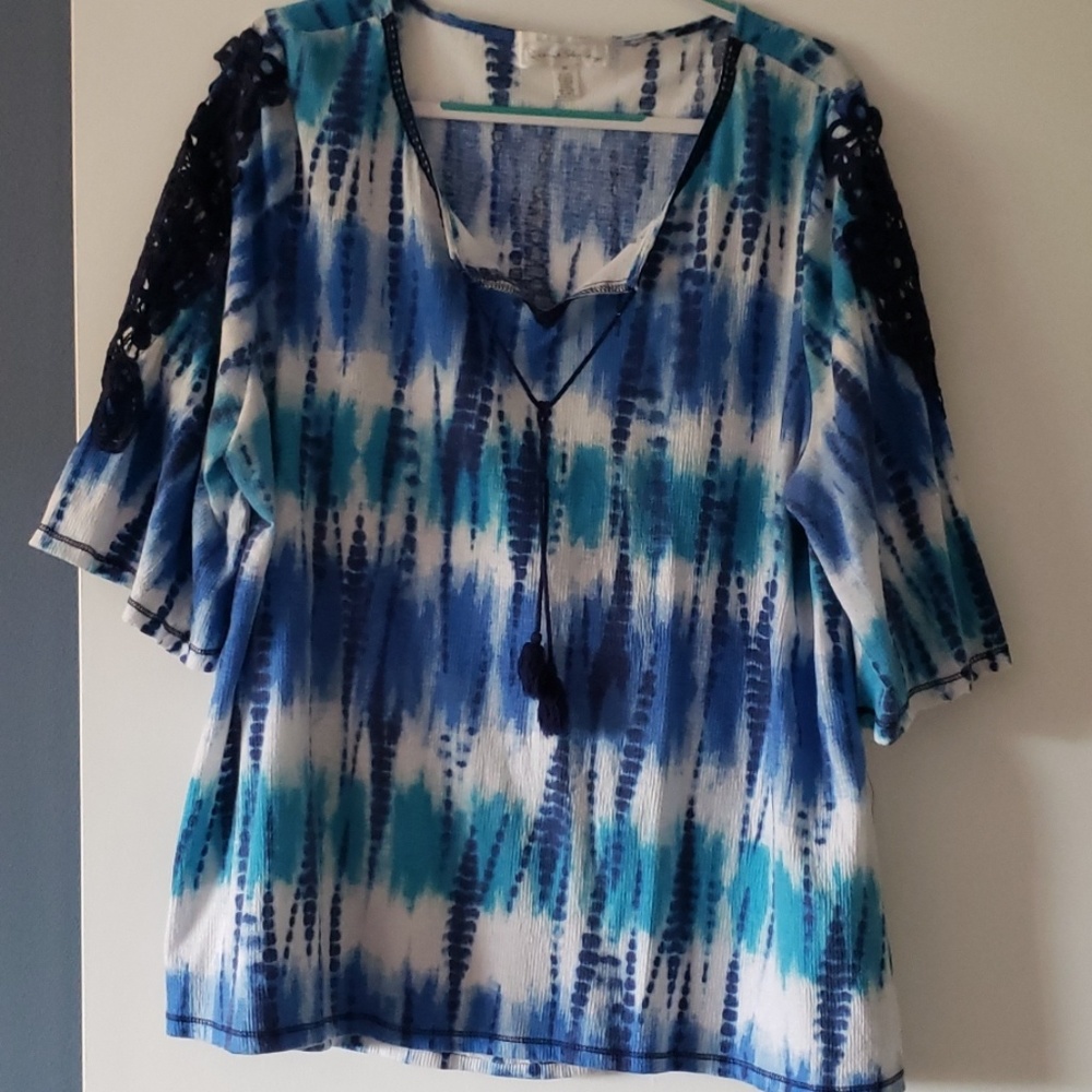 3X Bell Sleeve Shirt with Tie collar